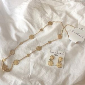 Gloria Vanderbilt necklace, clip on earrings set